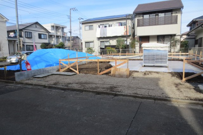 【前面道路含む現地写真】 | MLH湘南台6丁目 新築分譲　南道路！ | 建築工事が始まりました。