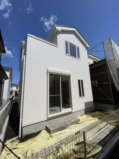 【外観】 | 建物南側です。ばっちり陽が当たっているのがお判りいただけます。