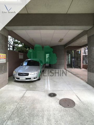 アドハウス県庁前の駐車場