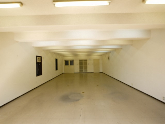 アルファ林小路の内装