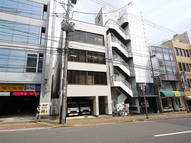 アルファ林小路の外観