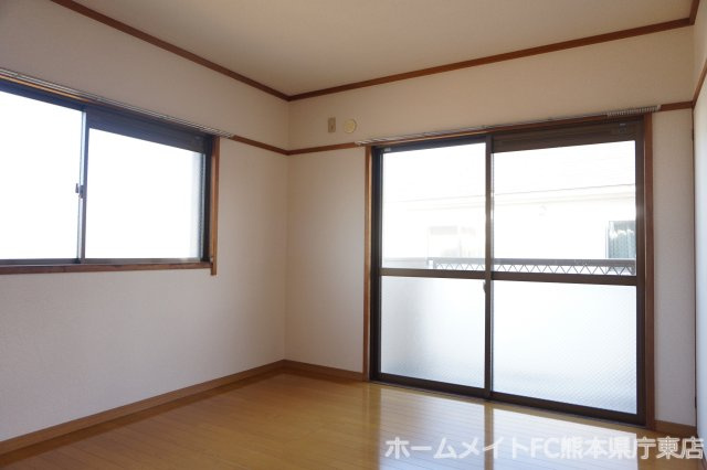 熊本市南区田井島３丁目の賃貸マンションの洋室
