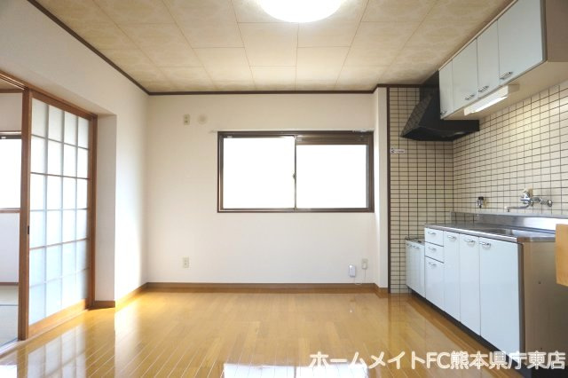 熊本市南区田井島３丁目の賃貸マンションの居間・リビング