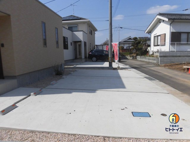 室岡戸建の駐車場|駐車場に車を止められます