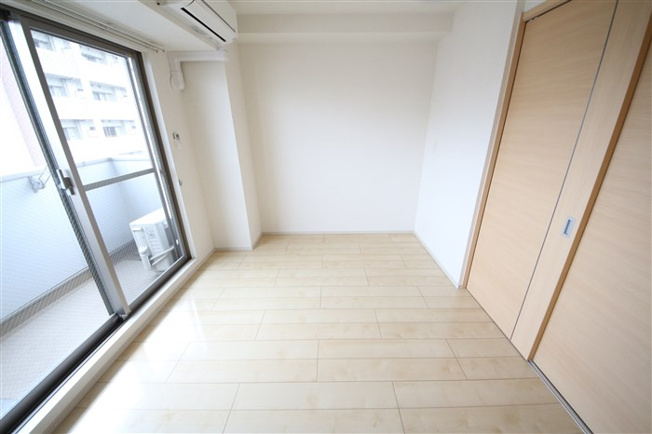 【洋室】 | ラ　ヴィータ西梅田