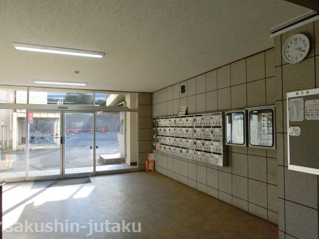 昭和コーポ谷津　Ａ棟のエントランス