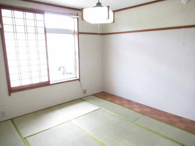 マルナカハイツの和室