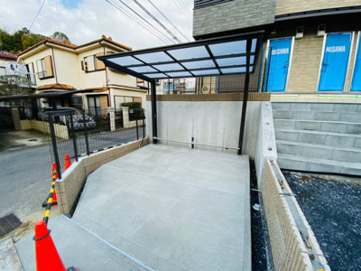 【その他共用部分】 | モアグレイス | ※施工中※屋根付きの駐輪場で雨が降っても大切な自転車が濡れなくてすみますね♪荷物が重いときに自転車があれば助かりますね！