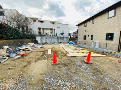 【駐車場】 | モアグレイス | ※施工中※いつでも目の届く敷地内に駐車場があります♪荷物がかさばりがちなお買物にも、敷地内駐車場があると便利ですよね☆