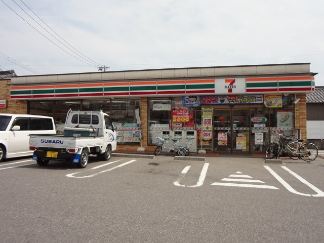 ファミールみなとの周辺|徒歩圏内にコンビニがあります