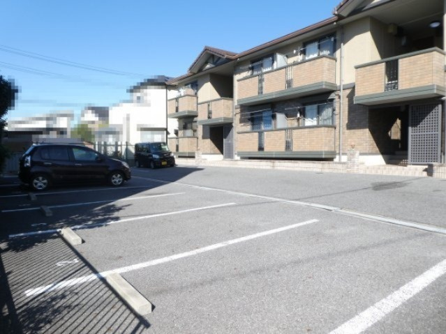 ファミールみなとの駐車場