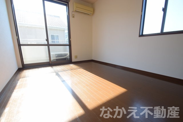 【寝室】 | 広くて明るい寝室