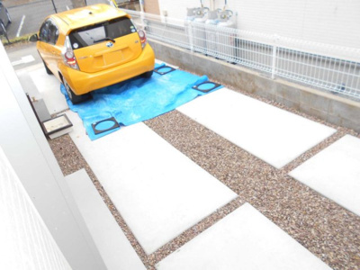 【駐車場】 | 新築　伊奈町　小室　全2棟　1号棟　角地 | 駐車場です。・志久駅徒歩9分・駐車場２台・南向き・４LDKとｲﾝﾅｰﾊﾞﾙｺﾆｰ・小室小・伊奈中・角地・