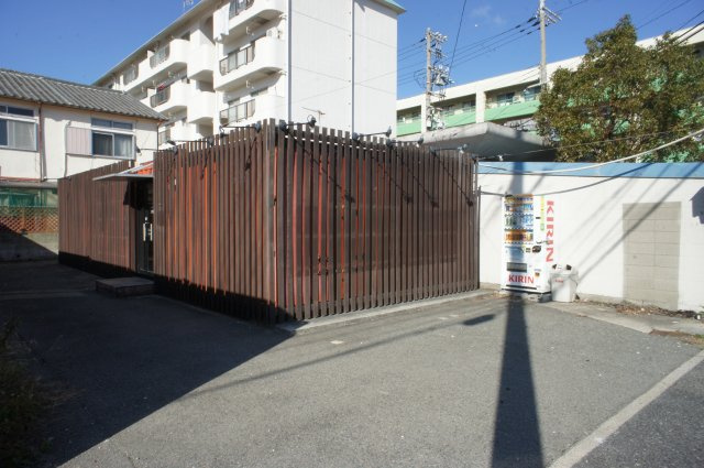 枝吉1丁目198貸店舗の駐車場