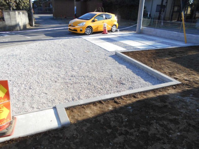 【駐車場】 | 新築　久喜市　菖蒲町菖蒲　全2棟　2号棟　62坪　らすと1棟 | 駐車場に車を止められます。駅までバス便久喜白岡桶川・駐車場3台並列・南東向き・３LDK(間仕切り変更可能)・菖蒲小・菖蒲中・