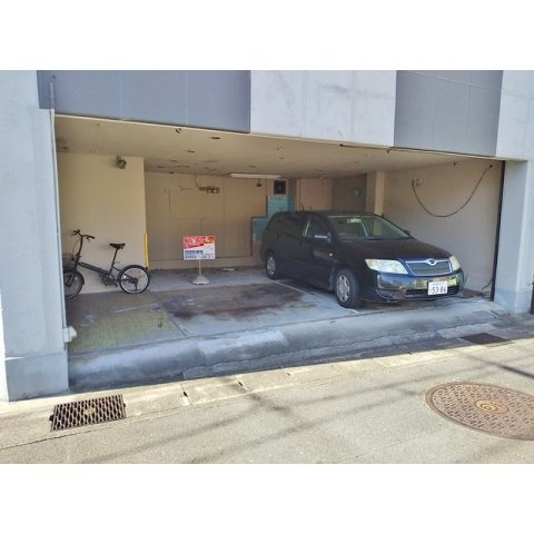 岐阜市柳川町の駐車場の外観