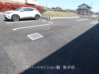 【駐車場】