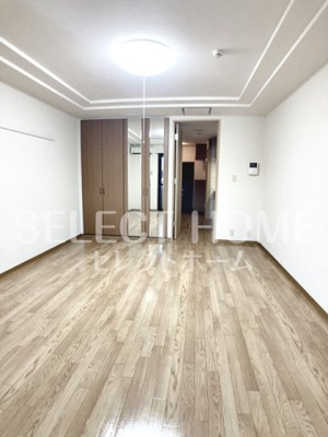 【居間・リビング】 | リバーサイド鳥居 | こちらの居間で趣味の時間をお楽しみください