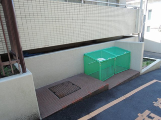 【その他共用部分】 | 敷地内ゴミ置場です。