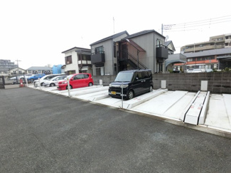 【駐車場】 | 機械式駐車場です。
お車をお持ちの方も安心です。