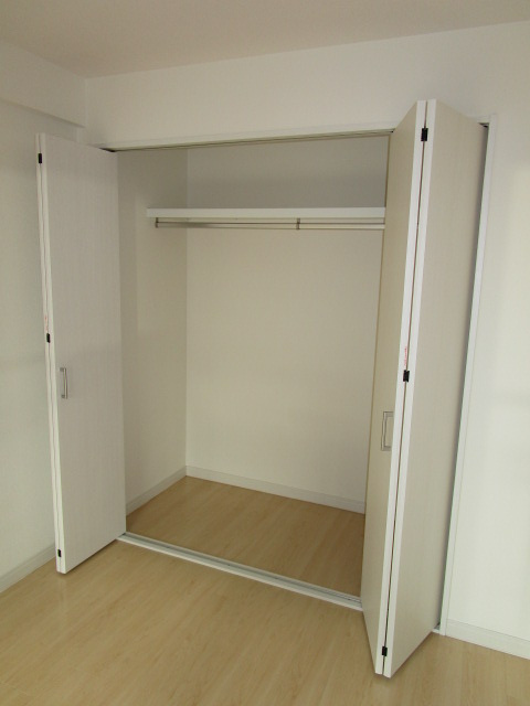 大阪市淀川区野中南２丁目の賃貸マンションの収納