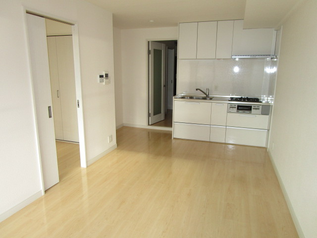 大阪市淀川区野中南２丁目の賃貸マンションの居間・リビング