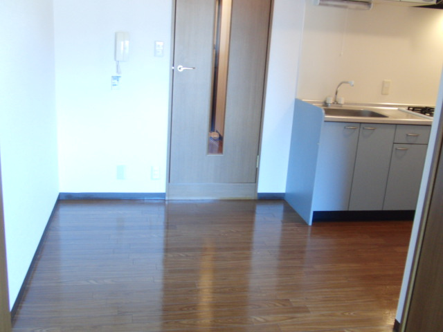 大阪市淀川区新高５丁目の賃貸マンションの居間・リビング