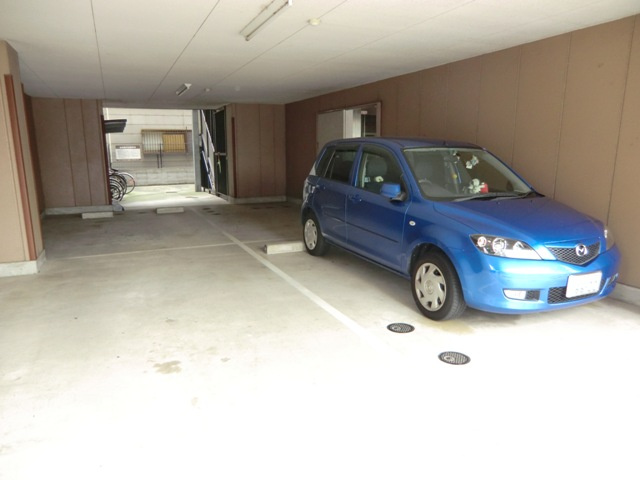 大阪市西淀川区姫里２丁目の賃貸マンションの駐車場