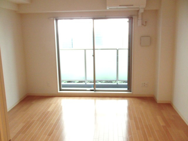 豊中市千成町３丁目の賃貸マンションの洋室