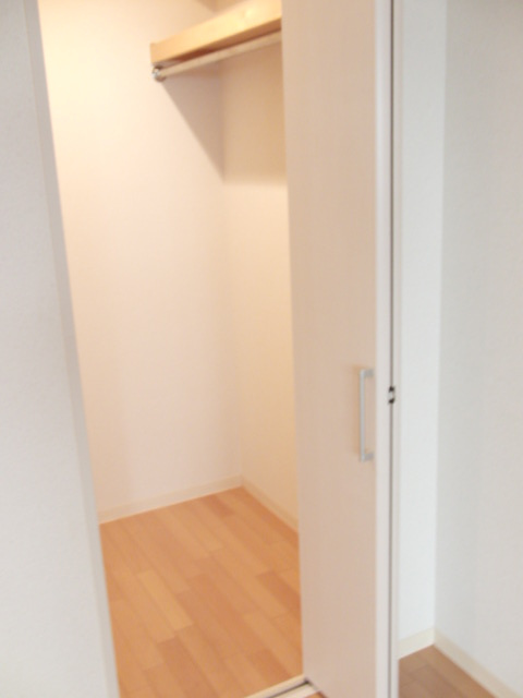 豊中市千成町３丁目の賃貸マンションの収納