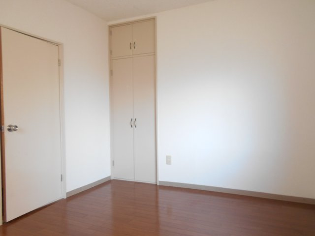 グランドパレスフローラルの洋室