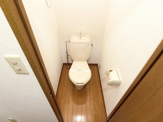 CREST-6のトイレ