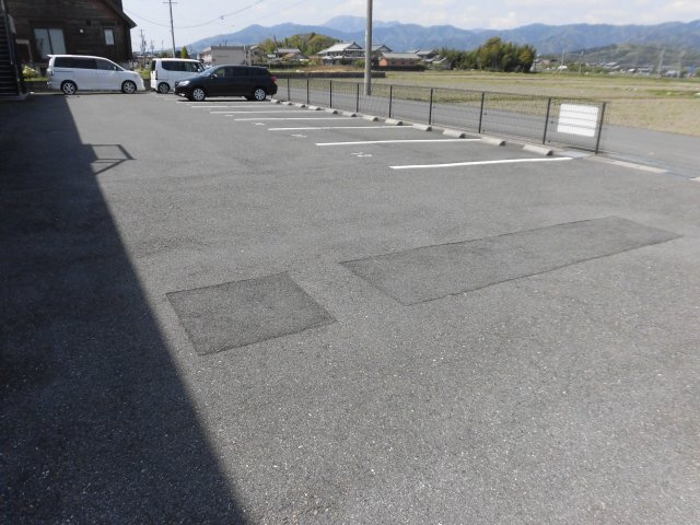 エクシオイブキの駐車場
