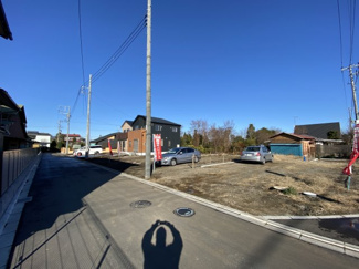 【前面道路含む現地写真】 | スッキリと整った分譲地となっております。