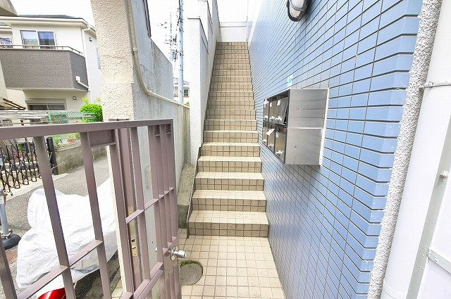 シティパレス21法蓮P-1のエントランス|毎日通るエントランスはこのようになっています