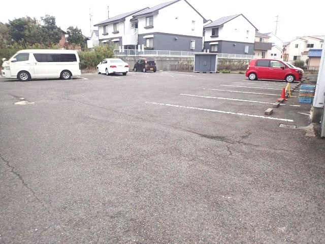 ソレイユ新舞子の駐車場