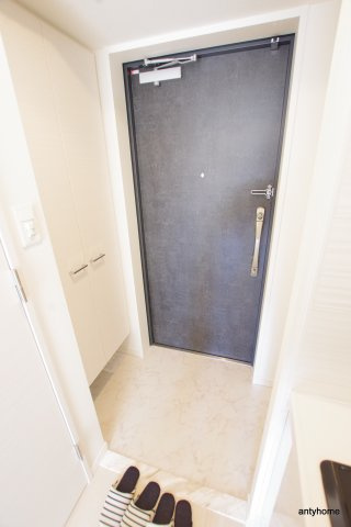オーキッドレジデンス新大阪　仲介手数料無料の玄関