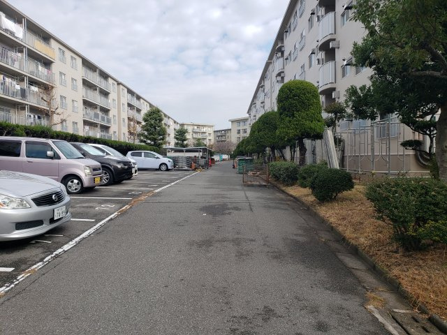 神陵台北住宅66号棟の駐車場|敷地内☆神戸市垂水区　神陵台北住宅６６号棟☆