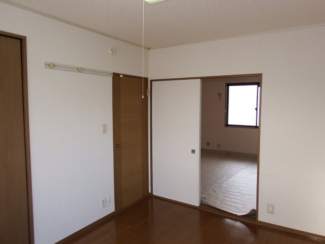 フレールアベニューの洋室