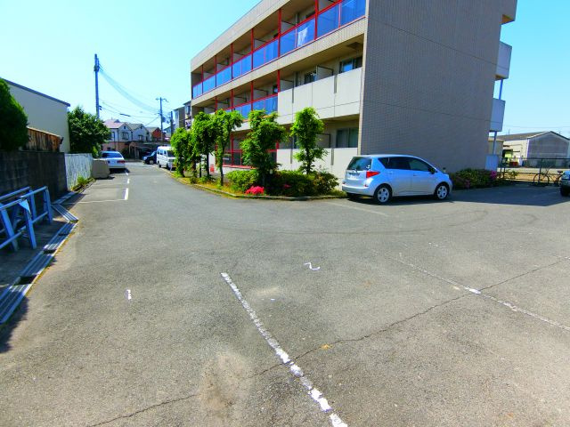 サニーステージヒカリの駐車場