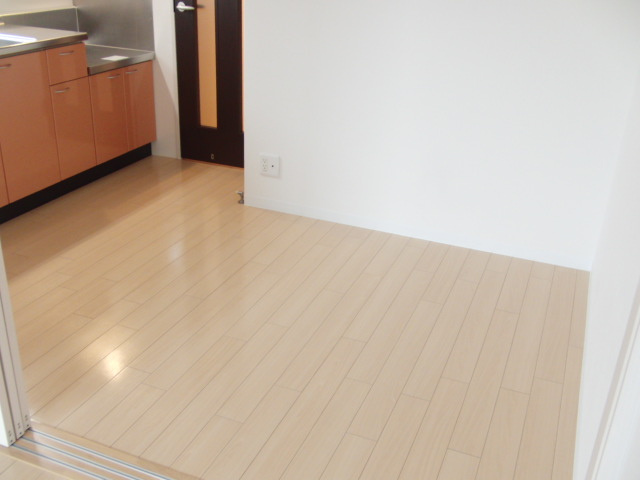 大阪市淀川区木川西３丁目の賃貸マンションの居間・リビング