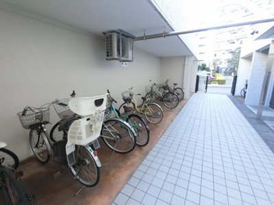 【その他共用部分】 | 東急ドエル藤沢ビレジ1号棟 | 自転車置き場です。
年額3600円(空き状況は担当者までご確認下さい。)