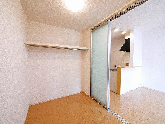 メゾン　ド　アゼリア　Ｂの内装|洋室です