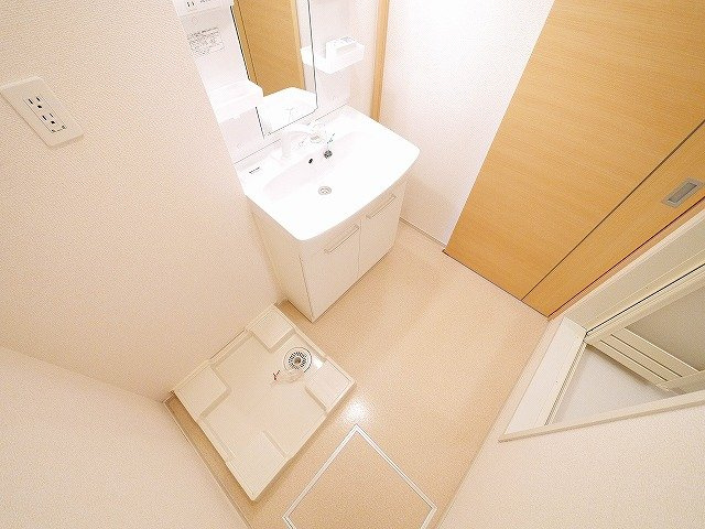 メゾン　ド　アゼリア　Ｂの設備|室内洗濯機置き場