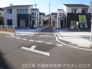 【前面道路含む現地写真】