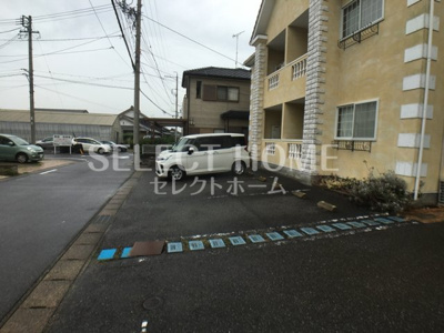 【駐車場】 | ラーラYS 　Ａ | 車をお持ちの方に嬉しい駐車場付きの物件です