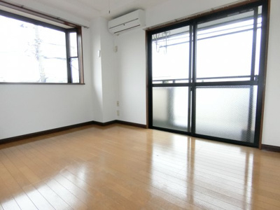 【居間・リビング】 | ロイヤルハイム上野