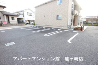 【駐車場】
