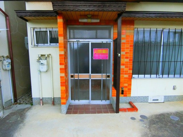 福田貸家のエントランス