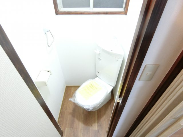 福田貸家のトイレ